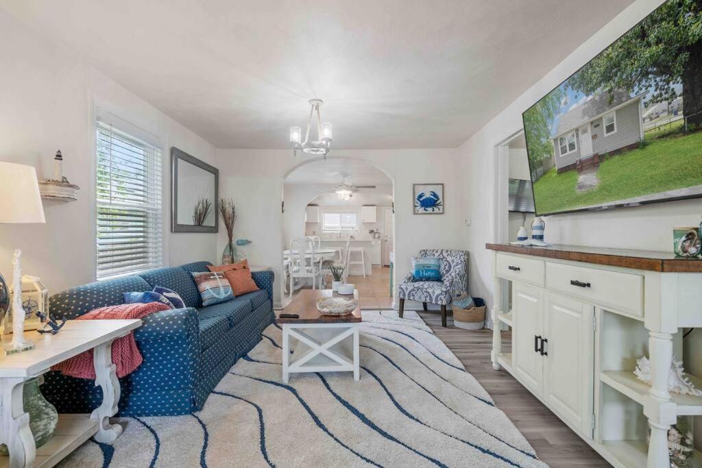 Beach Bungalow - 1 Block To Beach - Pets Welcome! Norfolk Eksteriør bilde