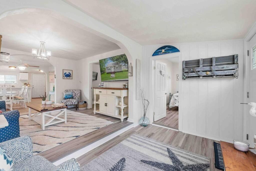 Beach Bungalow - 1 Block To Beach - Pets Welcome! Norfolk Eksteriør bilde