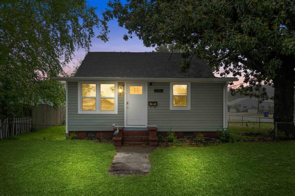 Beach Bungalow - 1 Block To Beach - Pets Welcome! Norfolk Eksteriør bilde