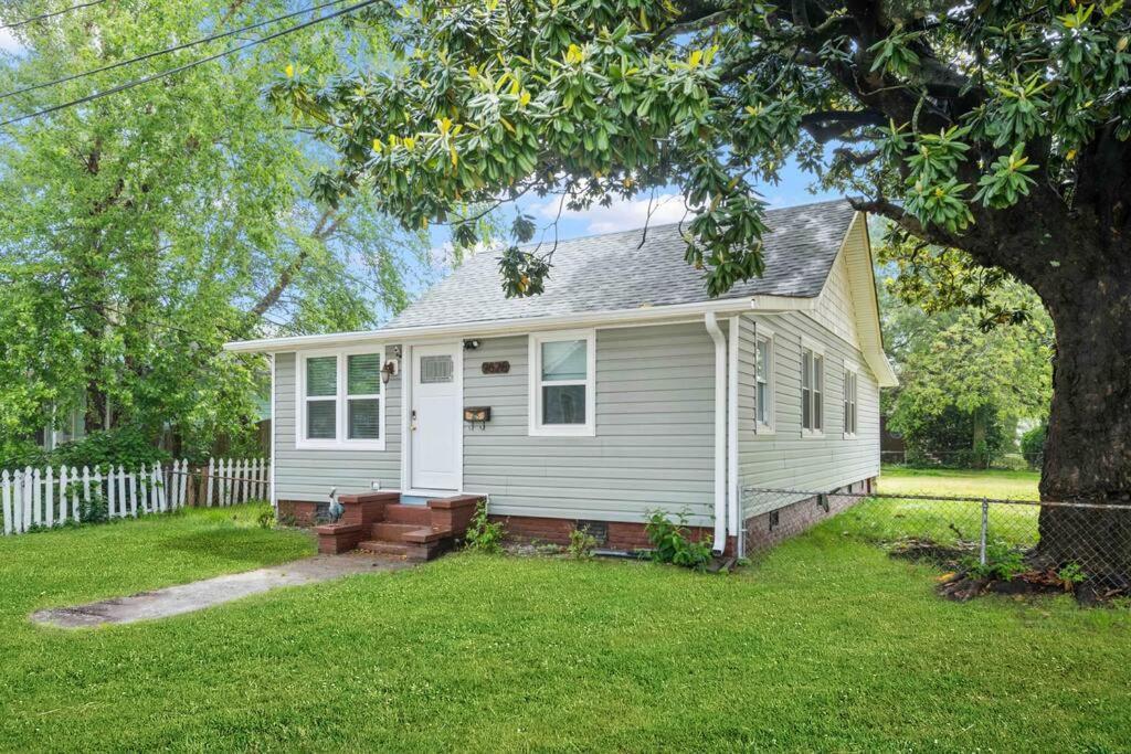Beach Bungalow - 1 Block To Beach - Pets Welcome! Norfolk Eksteriør bilde