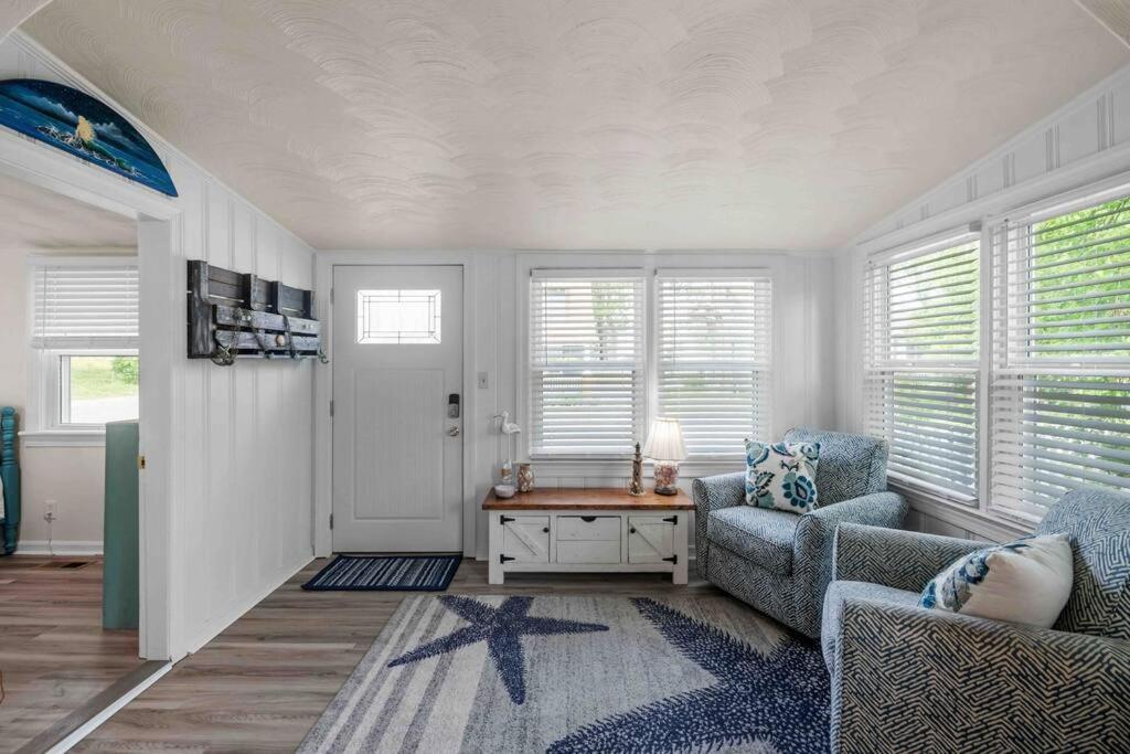 Beach Bungalow - 1 Block To Beach - Pets Welcome! Norfolk Eksteriør bilde